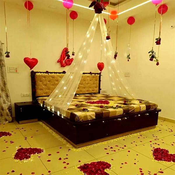 Love Canopy Room Decoration